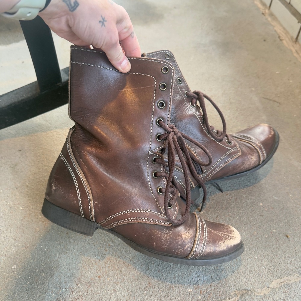 Steve Madden Troopa Distressed Brown Leather Combat Boots Cap Toe Zip 8.5M